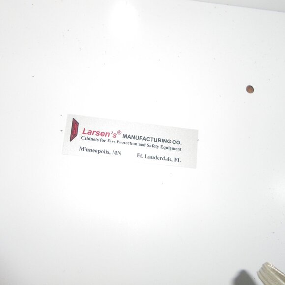 Larsen's Fire Extinguisher Cabinet Semi-Recessed Wall Mounted w/Lock & Key - Picture 5 of 5